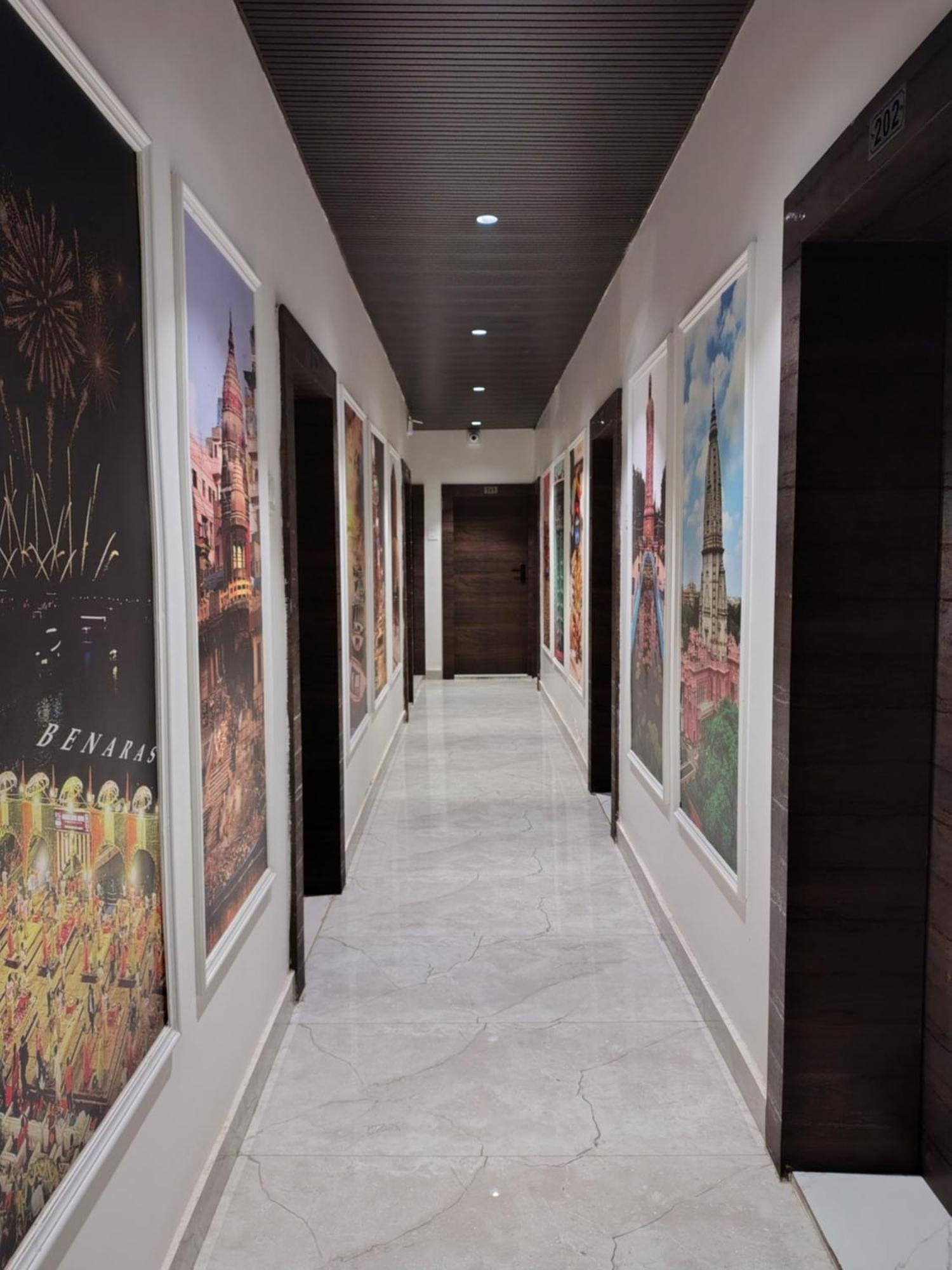 Hotel Mrk Варанаси Екстериор снимка